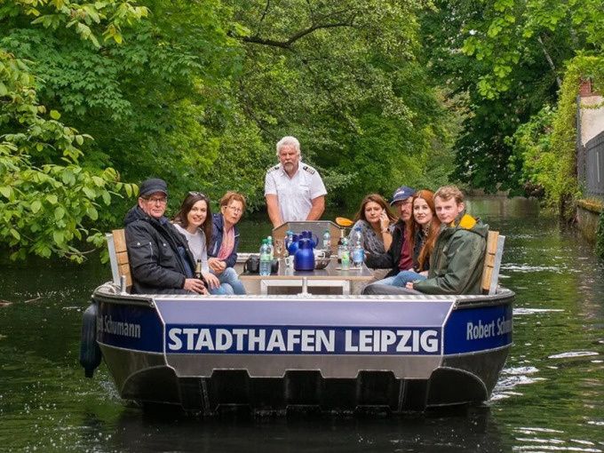 Motorbootrundfahrt ''Kleine Auwald Tour'' - Image 1