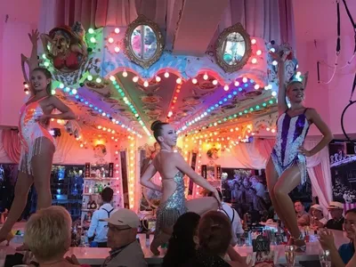 Dinnershow mit Gin-Cocktails - Gift Image