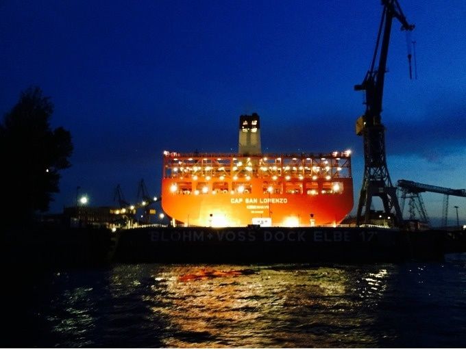 Lichterfahrt ''Die Elbe bei Nacht'' - Ab/an HAMBURG - Image 2