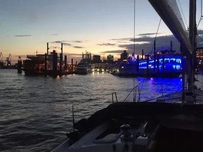 Lichterfahrt ''Die Elbe bei Nacht'' - Ab/an HAMBURG - Image 8