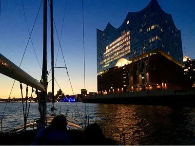Lichterfahrt ''Die Elbe bei Nacht'' - Ab/an HAMBURG - Image 6