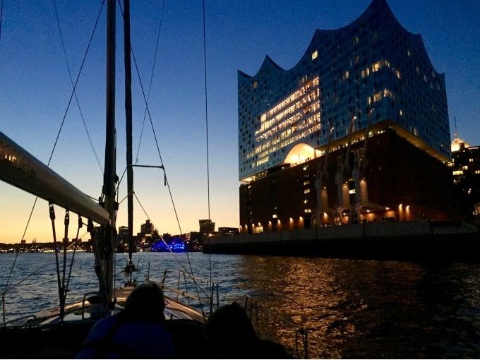 Lichterfahrt ''Die Elbe bei Nacht'' - Ab/an HAMBURG - Image 6