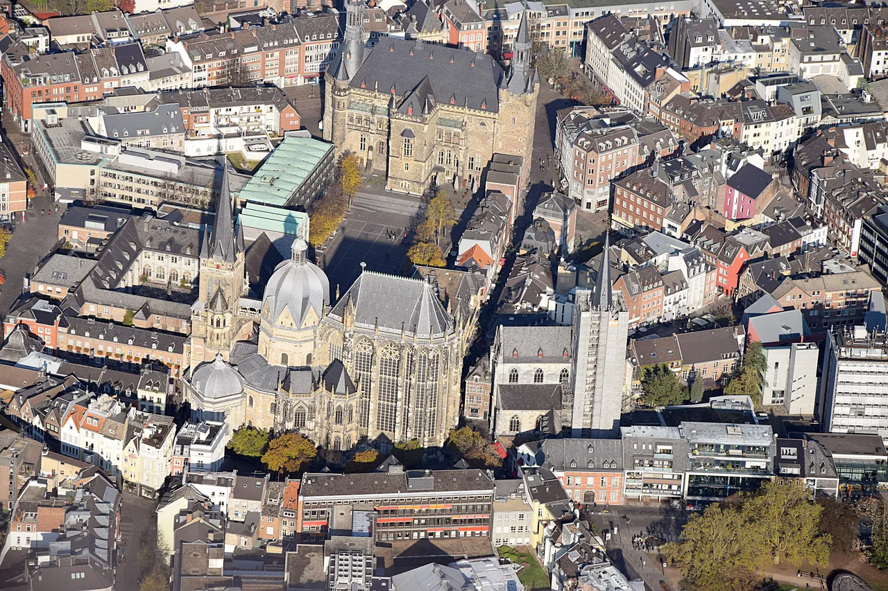 Aachen : 30 min Sightseeing Flight - Image 3