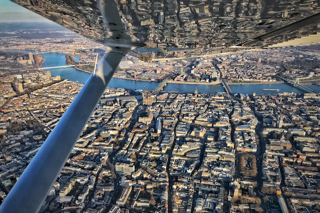 Cologne: 1-Hour Sightseeing Flight - Image 2
