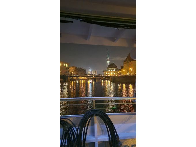 Moonlight Special Highlight Tour im Solar-Katamaran – 2h nächtliche Berlin Spreefahrt ab Oberbaumbrücke| Abfahrt Hafen Solarwaterworld - Image 4
