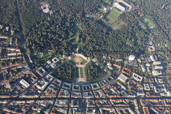 Über der Fächerstadt Karlsruhe