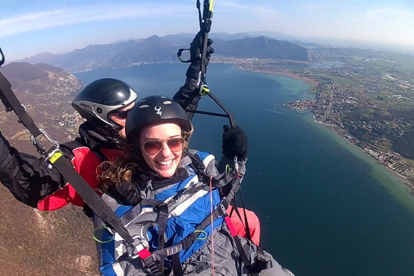 Tandem Paragliding Flight over Lake Iseo and Franciacorta - Listino - Gift Image