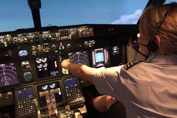 Boeing 737-800 NG - Positiv Steigrate, Fahrwerk einfahren