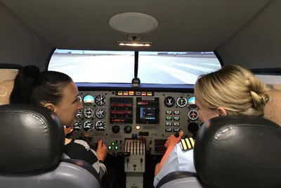 Die Piper PA-34 Seneca, jetzt ist Handarbeit gefragt, hier wird noch "Richtig" geflogen!