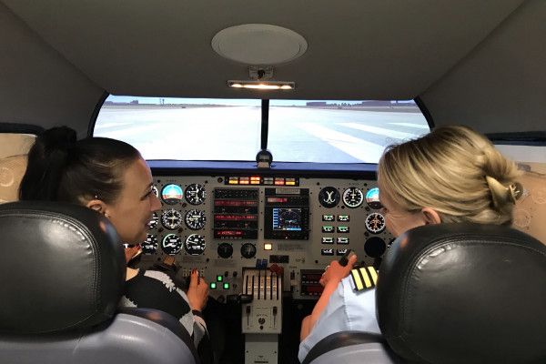 Die Piper PA-34 Seneca, jetzt ist Handarbeit gefragt, hier wird noch "Richtig" geflogen!