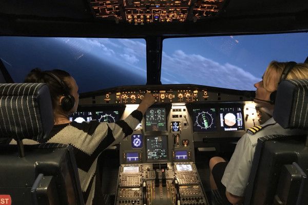 Airbus A320-233 - Image 0