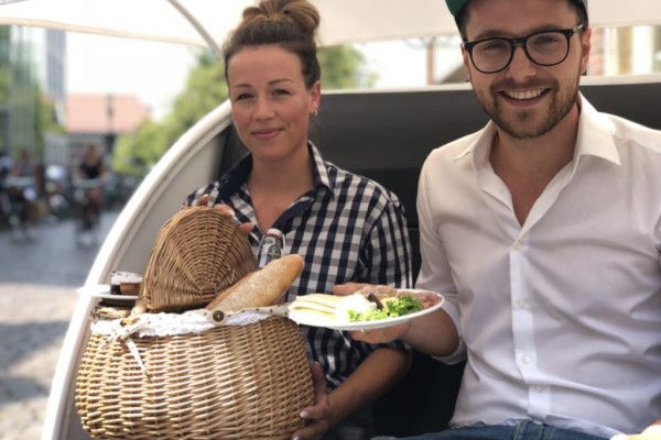 Private City Rickshaw Picnic Tour in Münster - Image 0
