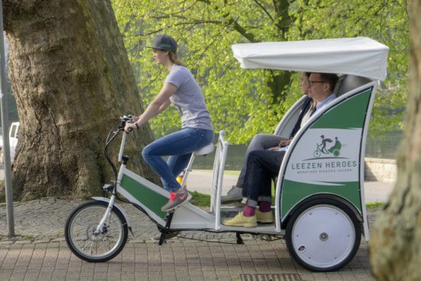 Private City Rickshaw Picnic Tour in Münster - Image 3