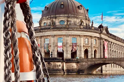 Schifffahrt durch die Hauptstadt - Gift Image