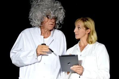 Comedy-Dinner-Show „Männerschnupfen 3 - Männer, Technik & Migräne“ - Gift Image