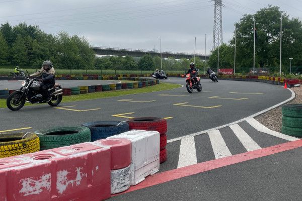 Kurventraining auf der Kartbahn - Image 2