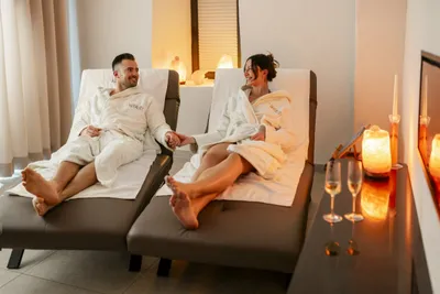 Floating, Massage & 2 Extras - Gift Image
