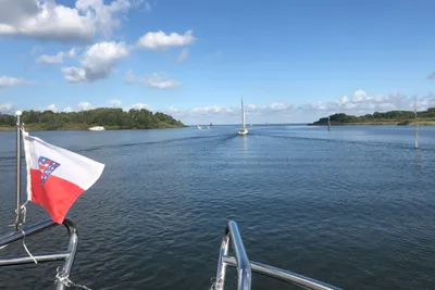 Family & Friends Motoryacht mit Skipper - Image 2