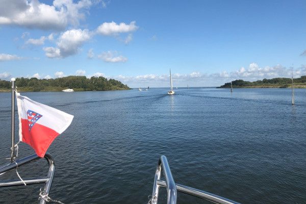 Family & Friends Motoryacht mit Skipper - Image 2