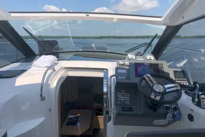 Family & Friends Motoryacht mit Skipper - Image 5
