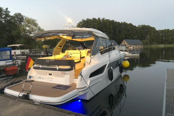 Fun Cruise Motoryacht mit Skipper - Image 0