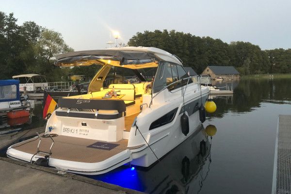 Fun Cruise Motoryacht mit Skipper - Image 0