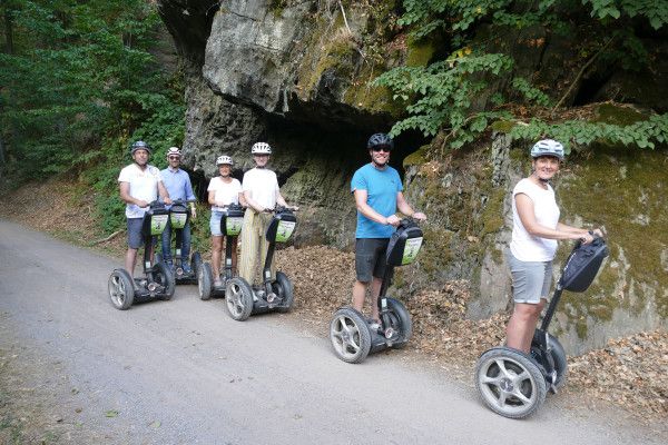 Felsen am Radweg