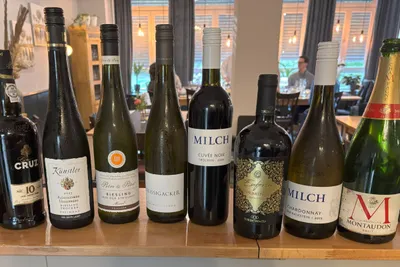 Lasst Euch überraschen, leckere Weine & Käse für unsere Gäste