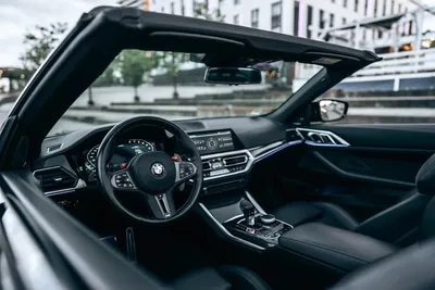 Cockpit of the BMW M4 Convertible with M steering wheel
