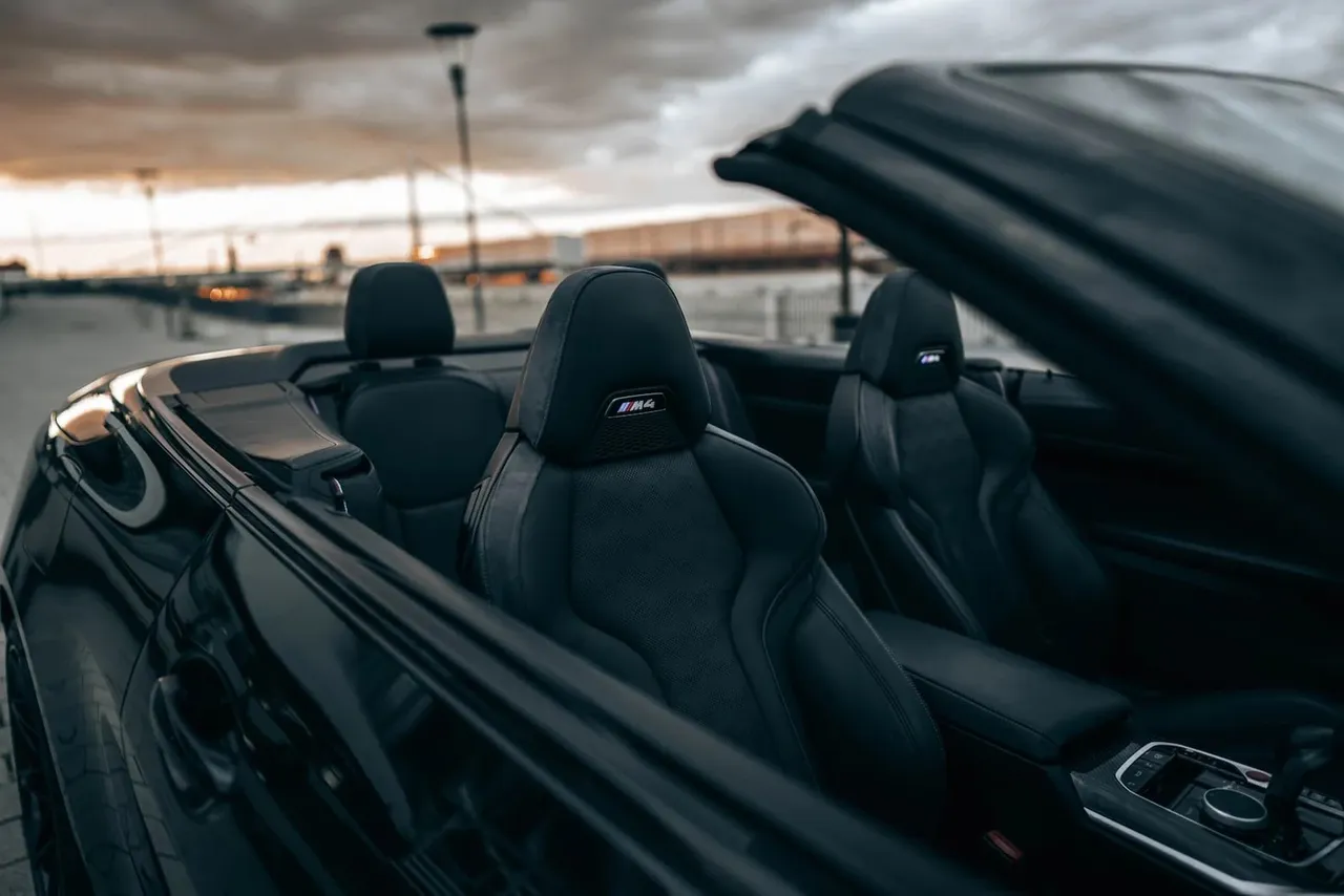 Black M sport seats in the open BMW M4 Convertible