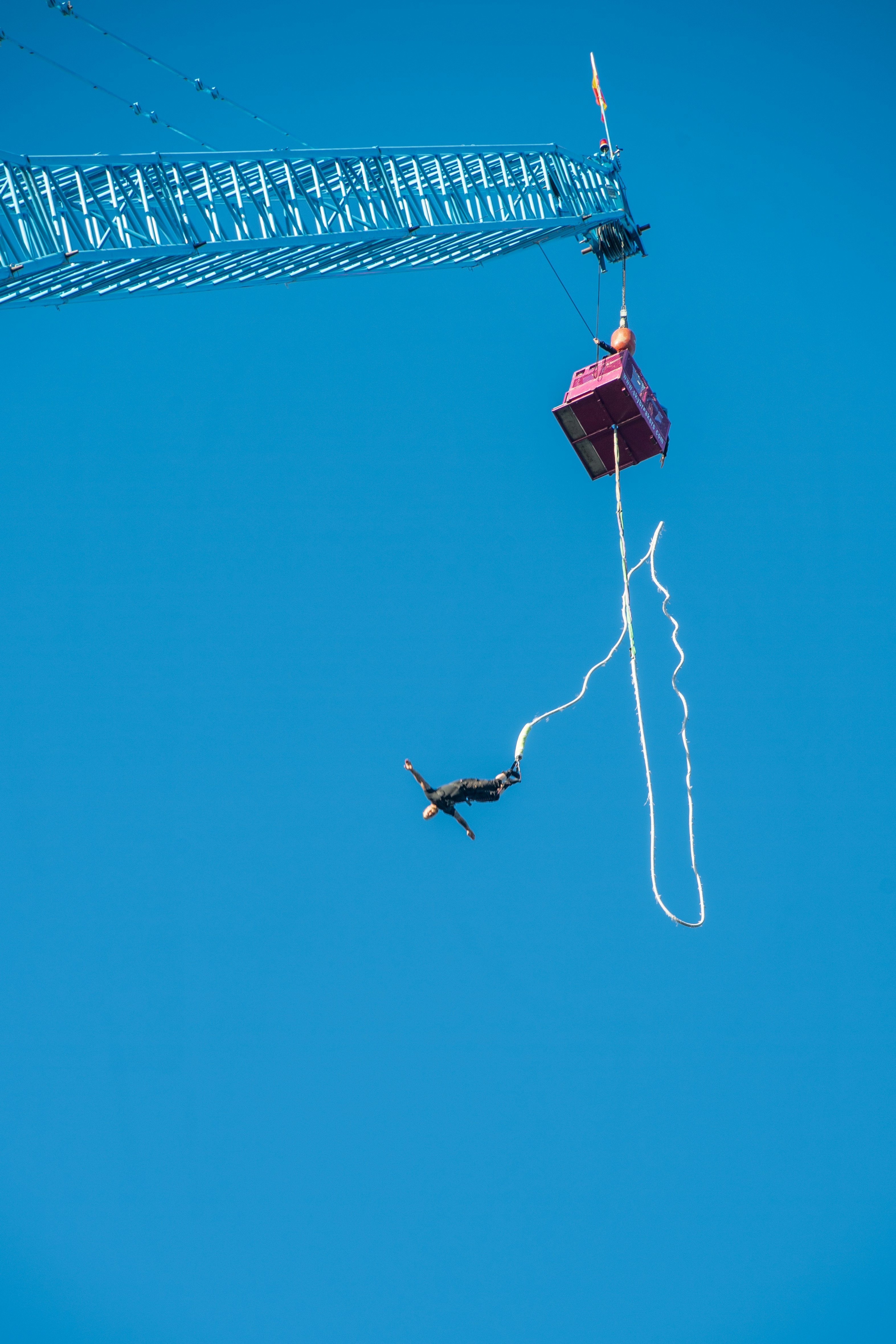 Bungee Jumping vom Kran - Gift Image