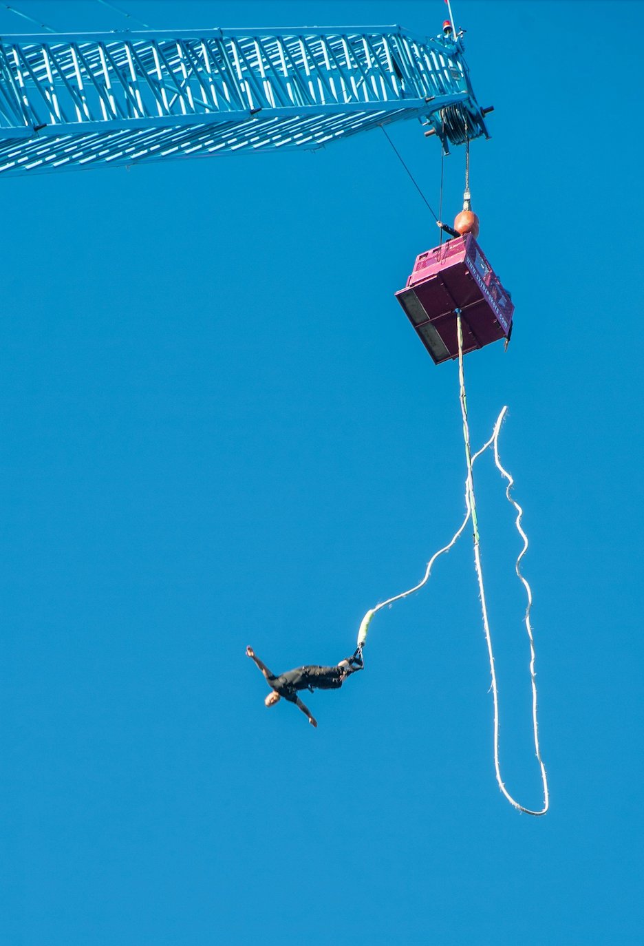Bungee Jumping vom Kran - Gift Image