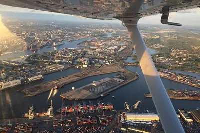 Hamburg: 1-Hour Sightseeing Flight - Image 1