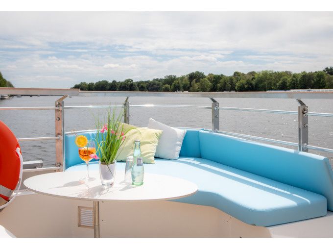 Berlin Highlight Tour ab Märkischem Ufer – entspannte Spreefahrt mit Solarschiff - Image 7