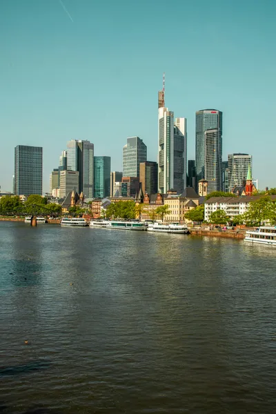 Die Frankfurter Skyline am Main