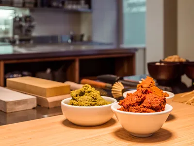 Three different bases for curry dishes
