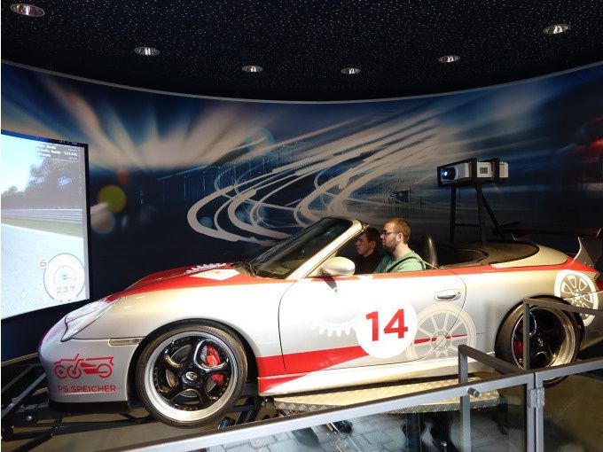 Porsche-Full-Motion-Rennsimulator (60 Minuten) - Image 2
