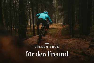 Experience gift box for your boyfriend – mountain biker riding down a forest trail