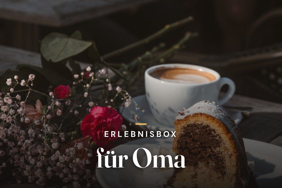 Experience gift box for grandma – cappuccino and a slice of marble Bundt cake with carnations and baby’s breath