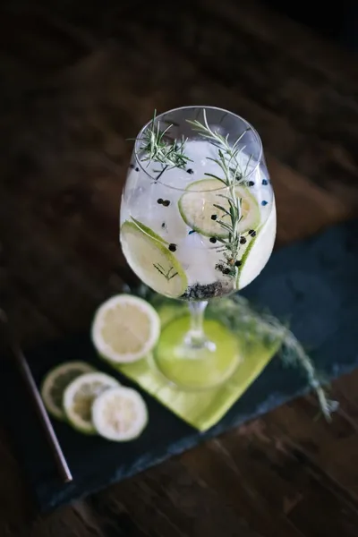 Gin Tasting mit Fingerfood - Gift Image