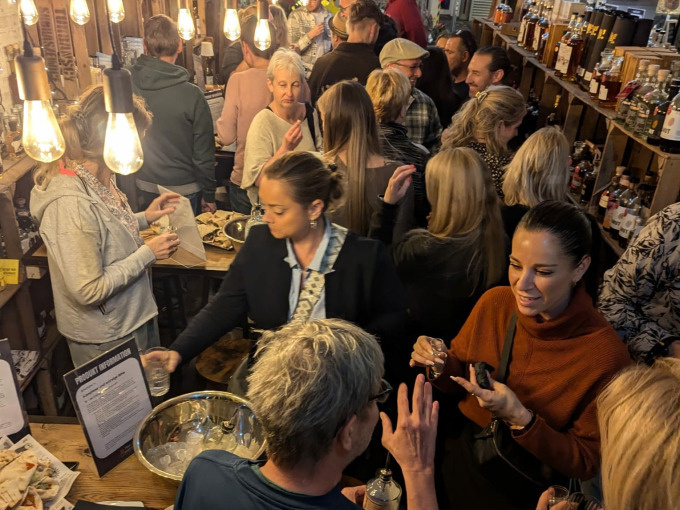 HDM Köln - Schwarz-Gin Tasting mit Geheimstation - Haus der Manufakturen Köln - Image 2