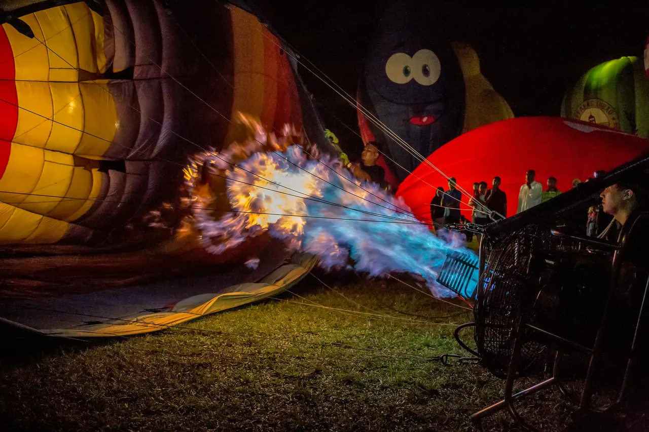 A hot air balloon being prepared for start