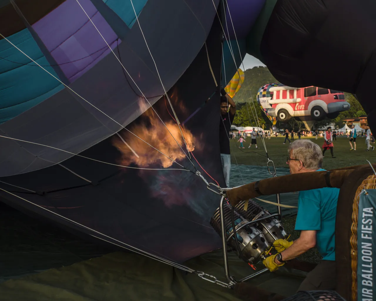 Man preparing a hot air balloon