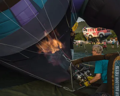 Man preparing a hot air balloon