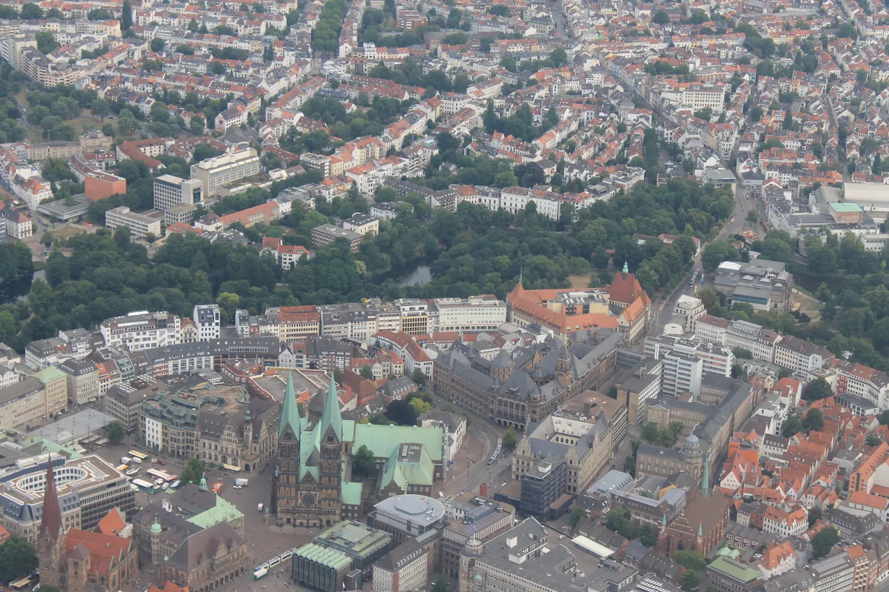 Bremen: 1-Hour Sightseeing Flight - Image 3