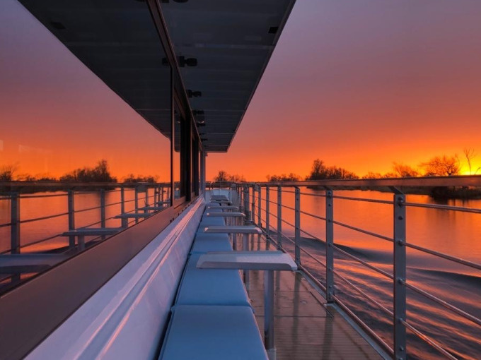 Berlin Highlight Tour ab Märkischem Ufer – entspannte Spreefahrt mit Solarschiff - Image 9