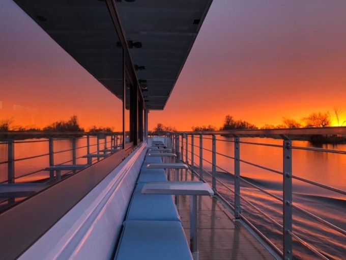 Berlin Highlight Tour ab Märkischem Ufer – entspannte Spreefahrt mit Solarschiff - Image 9