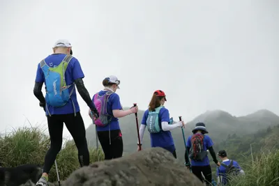 Nordic-Walking bei Nacht - Gift Image
