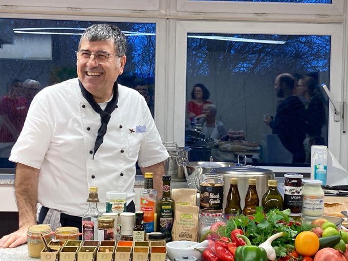 Kochkurs Persien - Gaumenfreuden aus Persien mit Reza Haidari-Kahkesh in der Kochschule Sonja Lenz in Stuttgart-Hedelfingen - Image 1
