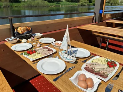 Neckar-Schifffahrt mit Frühstücksbuffet - Gift Image